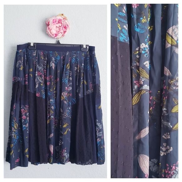Banana Republic Navy Blue Floral Pleated Skirt - Picture 1 of 7